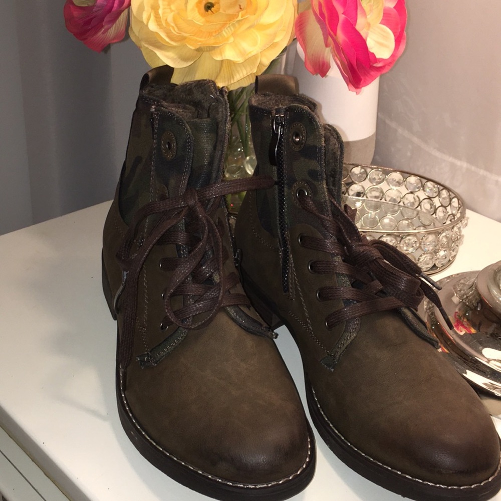 New Dark Green Faux Leather Army Boots